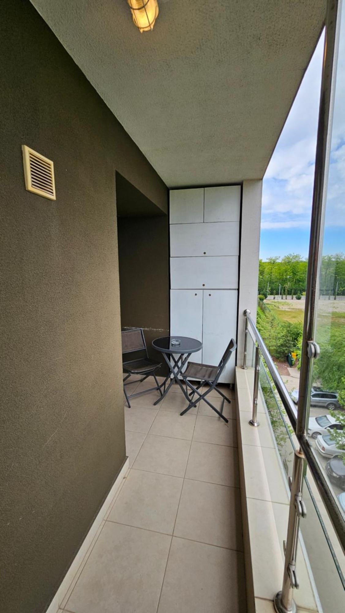 Airport Residence 3 Отопени Екстериор снимка