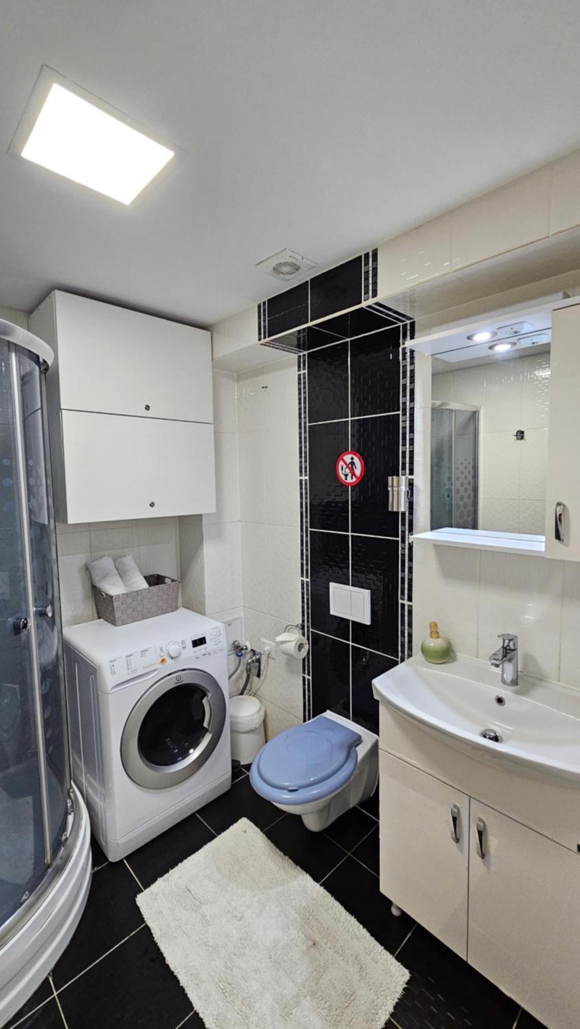 Airport Residence 3 Отопени Екстериор снимка