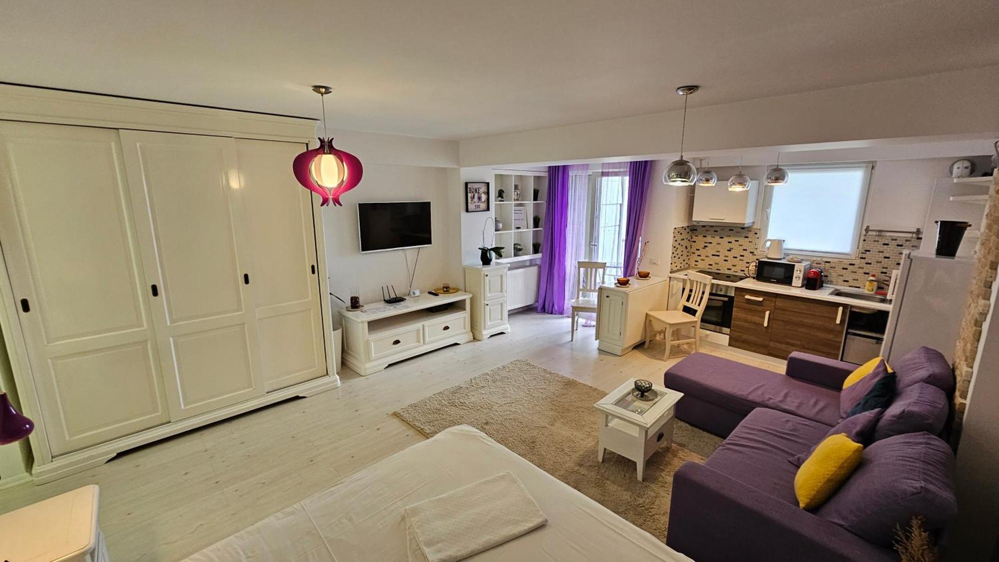 Airport Residence 3 Отопени Екстериор снимка