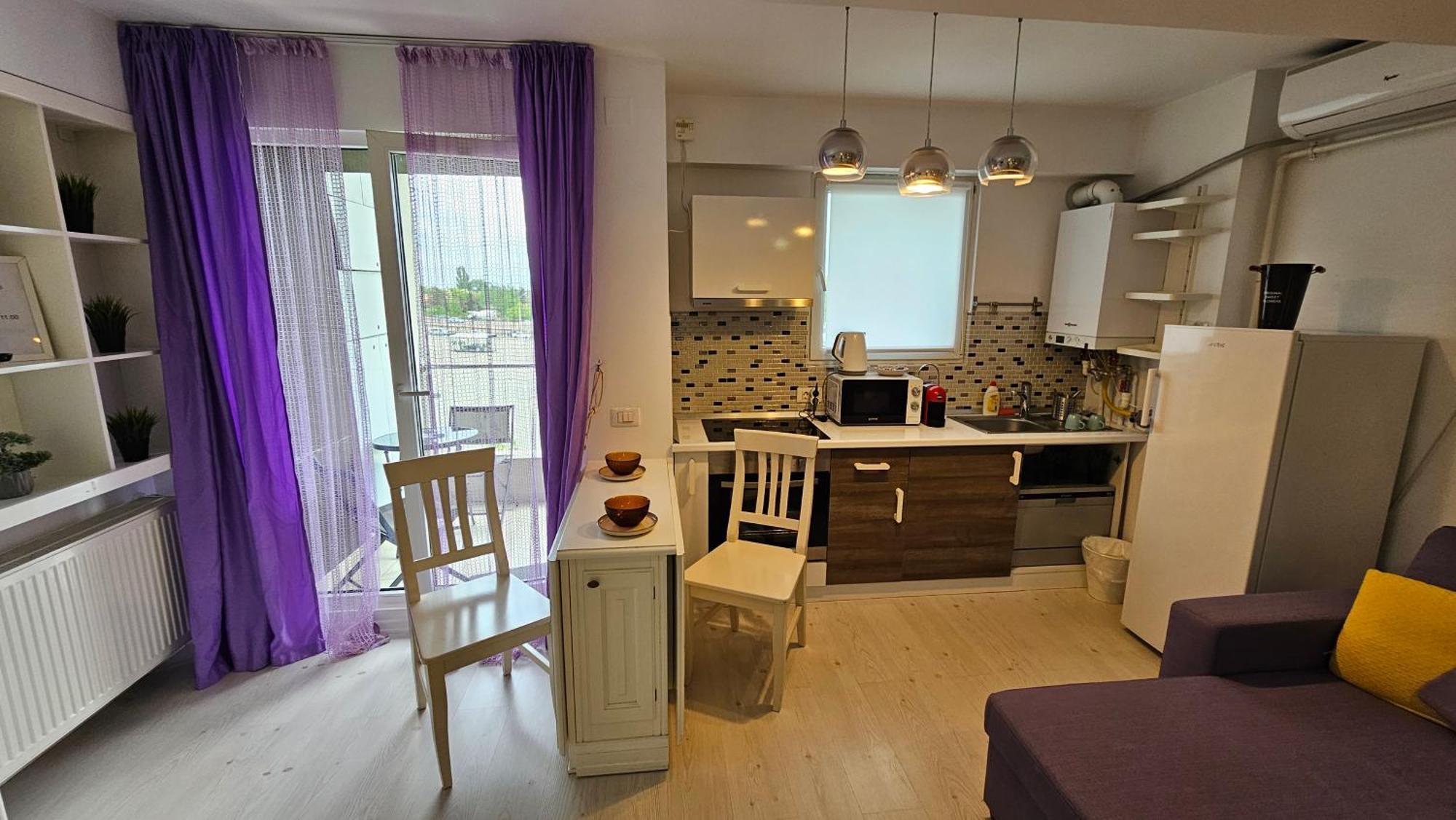 Airport Residence 3 Отопени Екстериор снимка