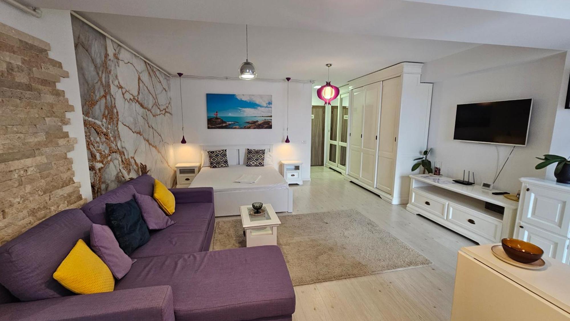 Airport Residence 3 Отопени Екстериор снимка