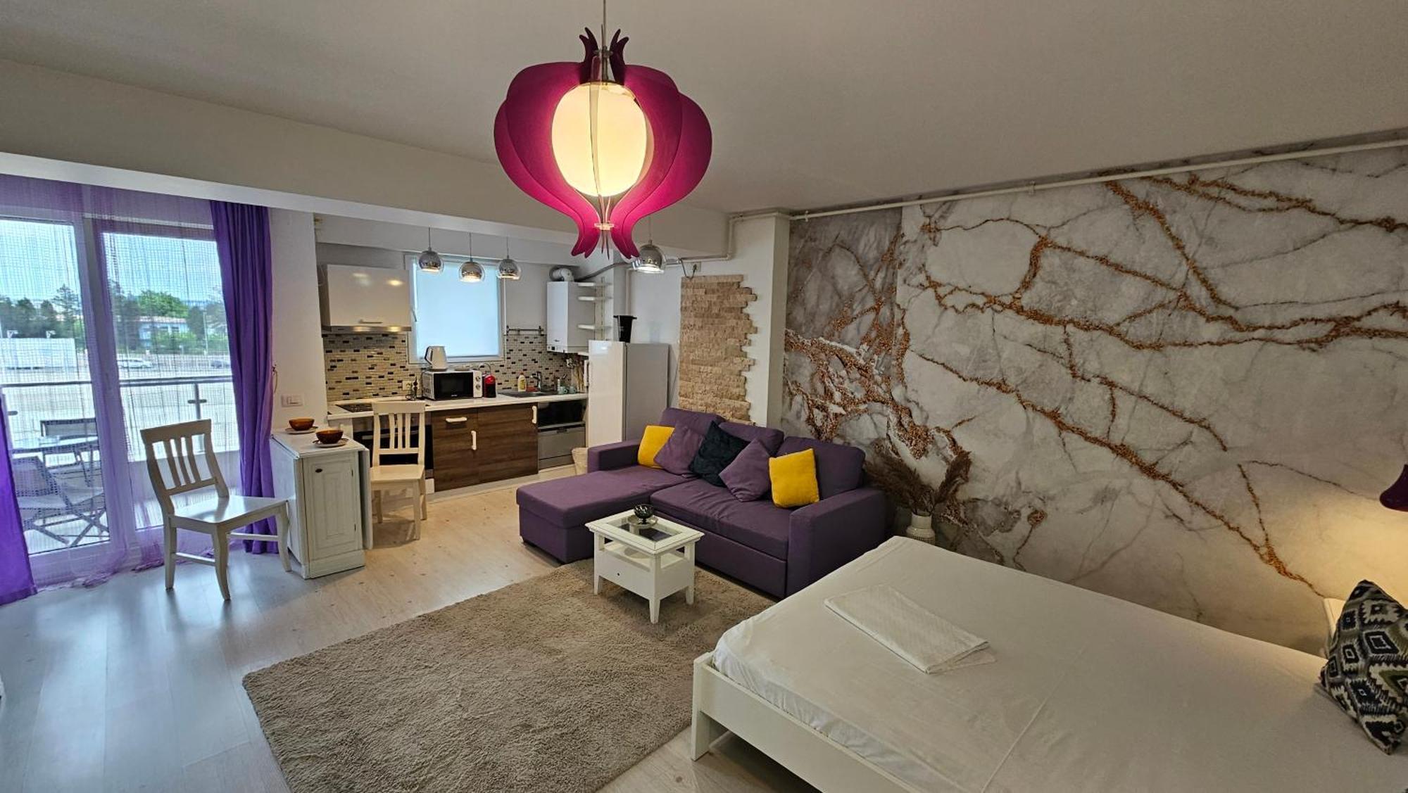 Airport Residence 3 Отопени Екстериор снимка