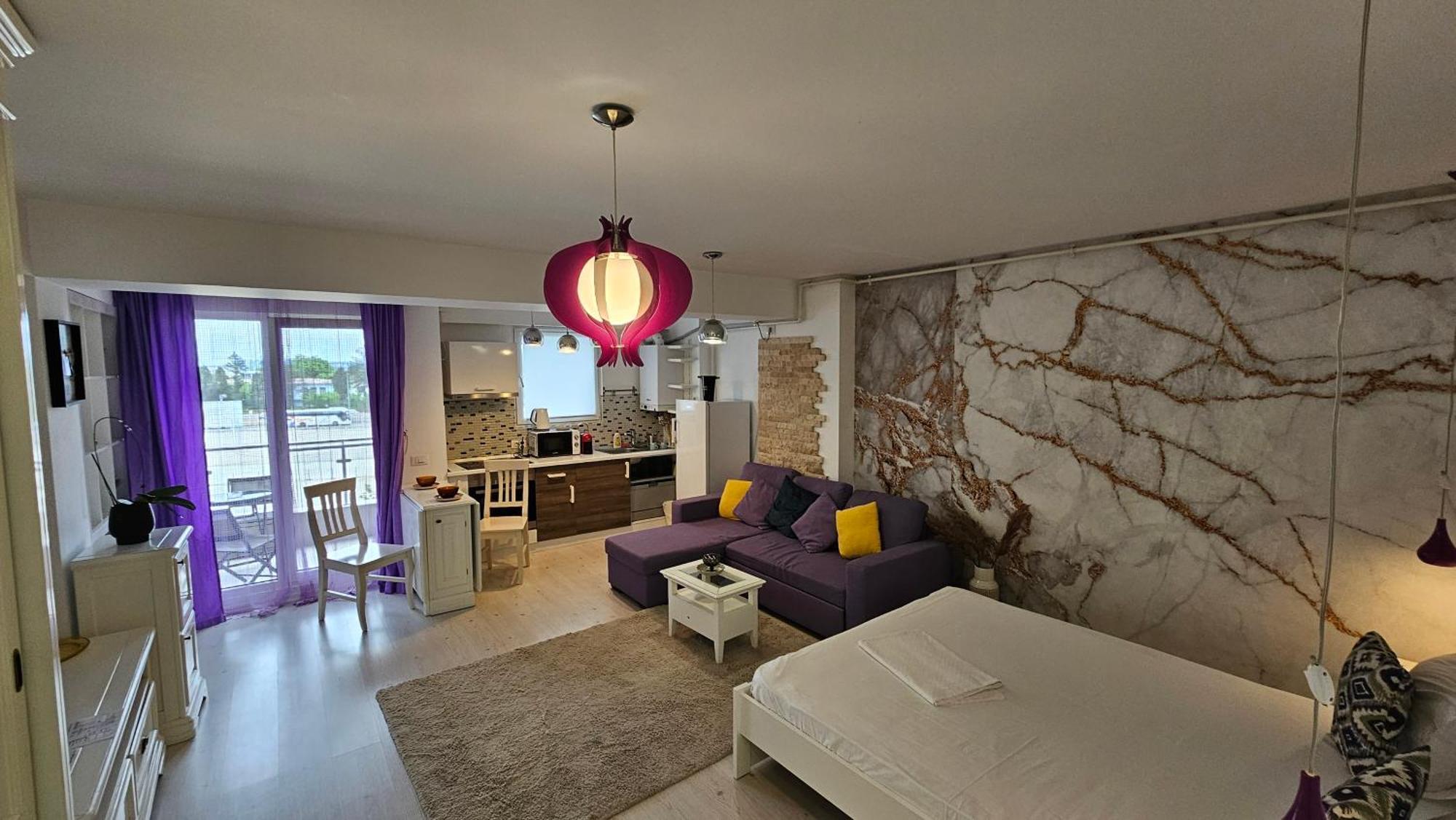 Airport Residence 3 Отопени Екстериор снимка