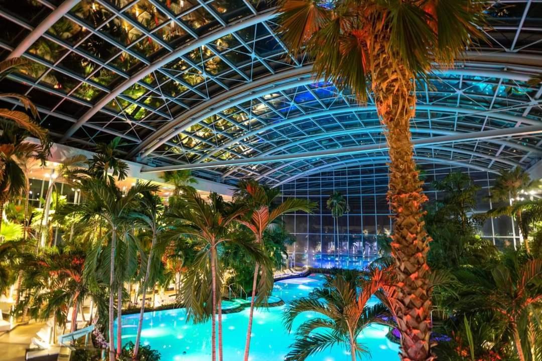 Airport Residence 3 Отопени Екстериор снимка